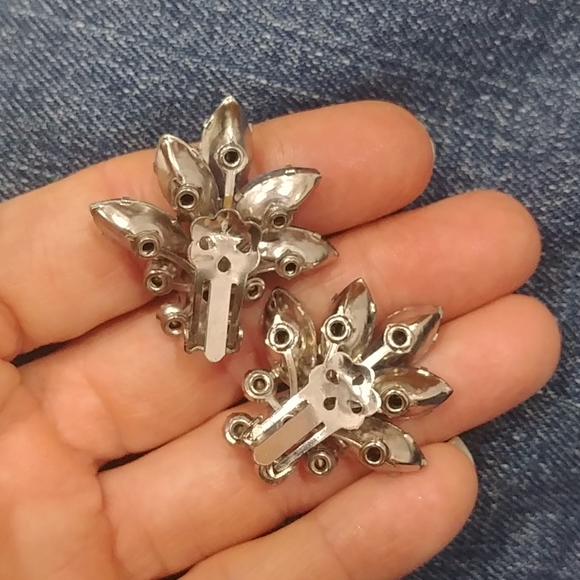 Vintage Blue Crystal Marquis Clip On Earrings - Picture 7 of 9